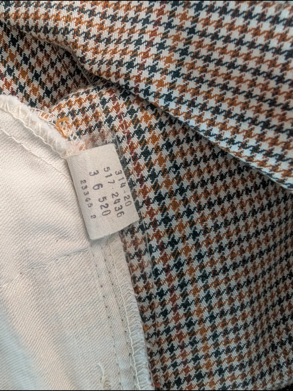 Levi's Vintage Men's Classic Houndstooth Dress Pants in Beige/Black
